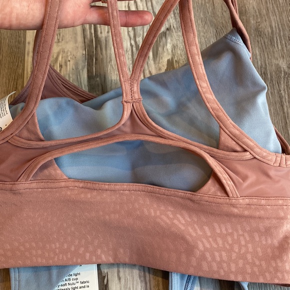 🍋 NWT Lululemon Nulu and Mesh Yoga Bra, size 4, removable cups included - Picture 6 of 13